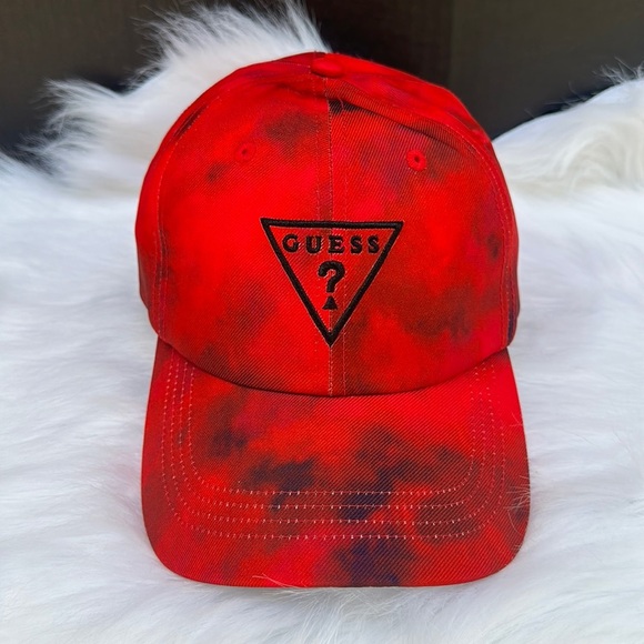 New GUESS Boys/Kids Red Hat - Picture 1 of 5